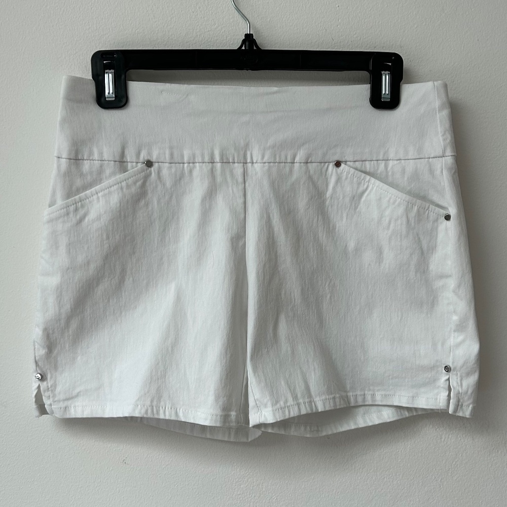 Pull-on shorts.
